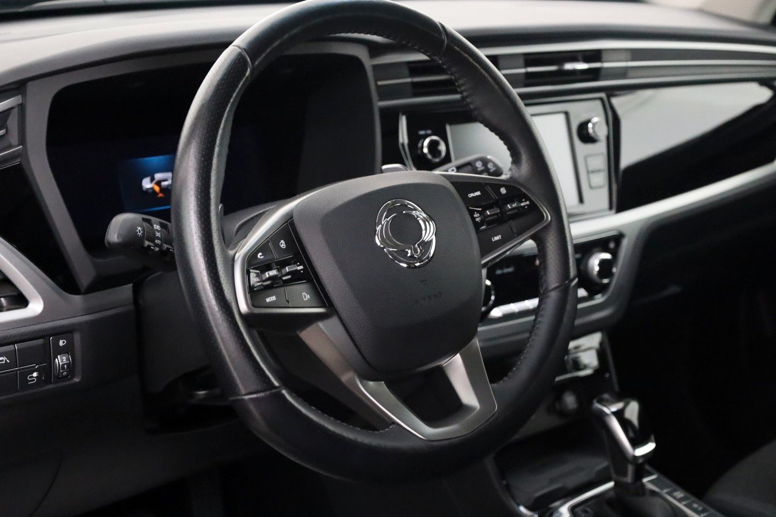 Fahrzeugabbildung Ssangyong Korando 1.5 T-GDI Amber Aut.,Kamera,CarPlay, AHK