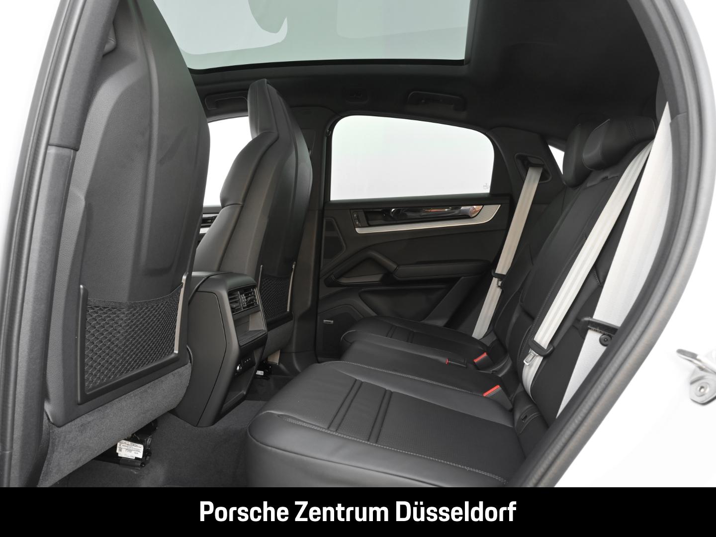 Porsche Cayenne E-Hybrid Coupe Surround-View Head-Up