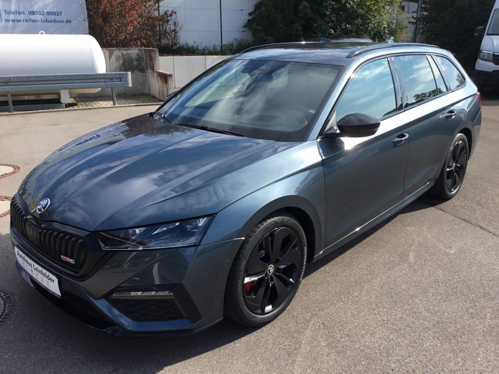 Fahrzeugabbildung SKODA Octavia Combi RS 2.0 TSI DSG+AHK+Head up+Matrix
