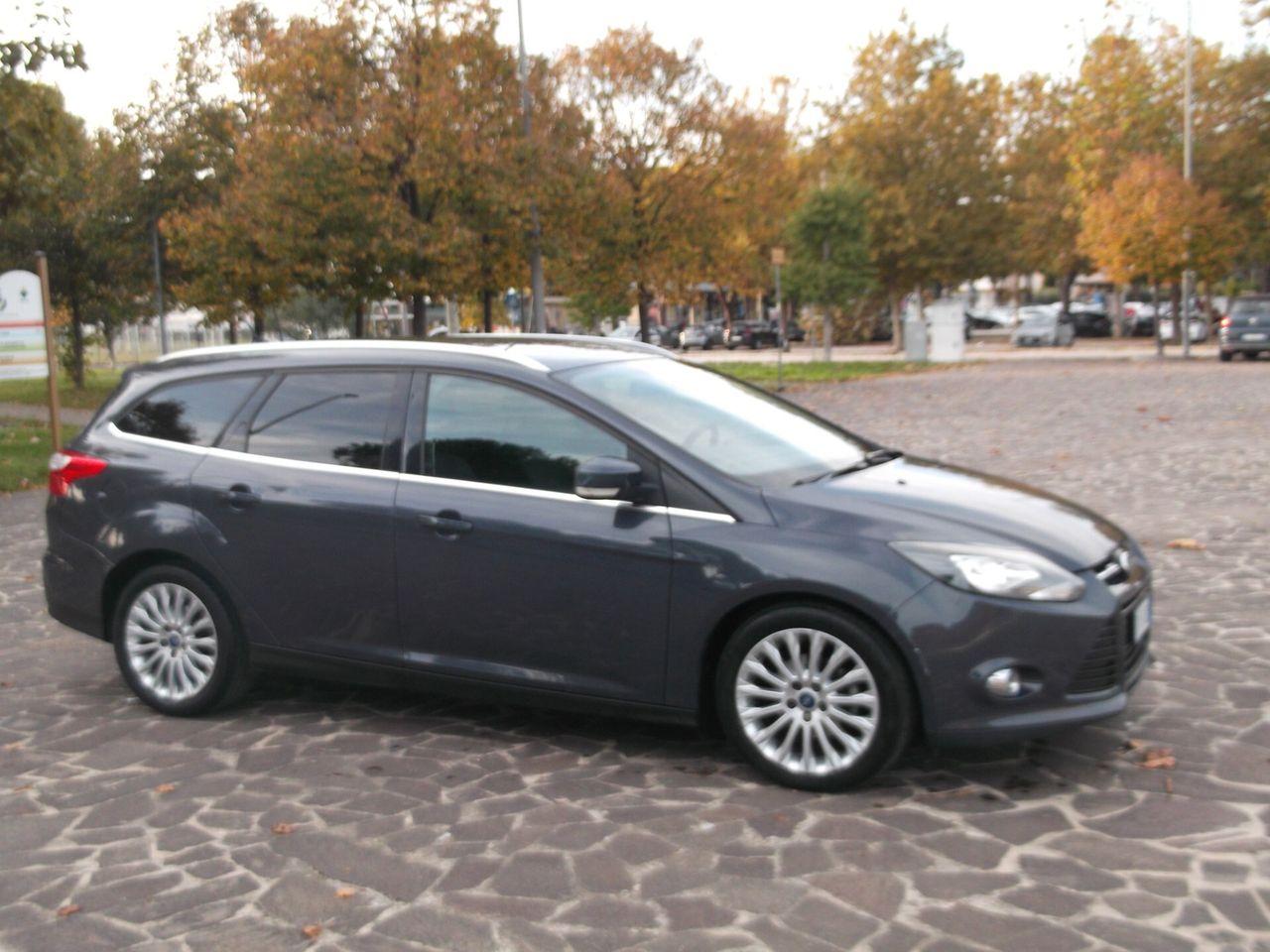 Ford Focus 2011 — photo 7