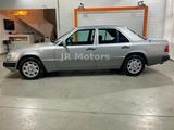 Mercedes-Benz 220E *Automatik,Schiebedach* - Mercedes-Benz 220: A