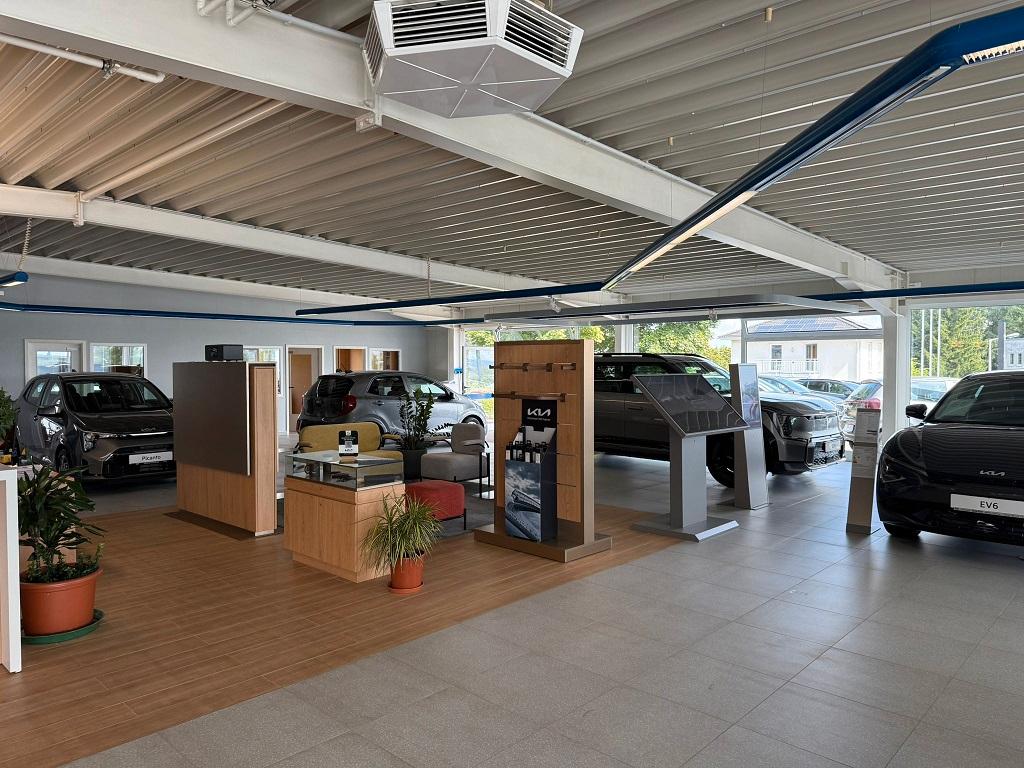 showroom-image-top