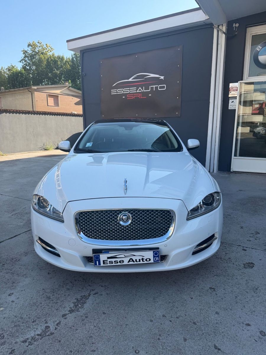 Jaguar XJ - 1