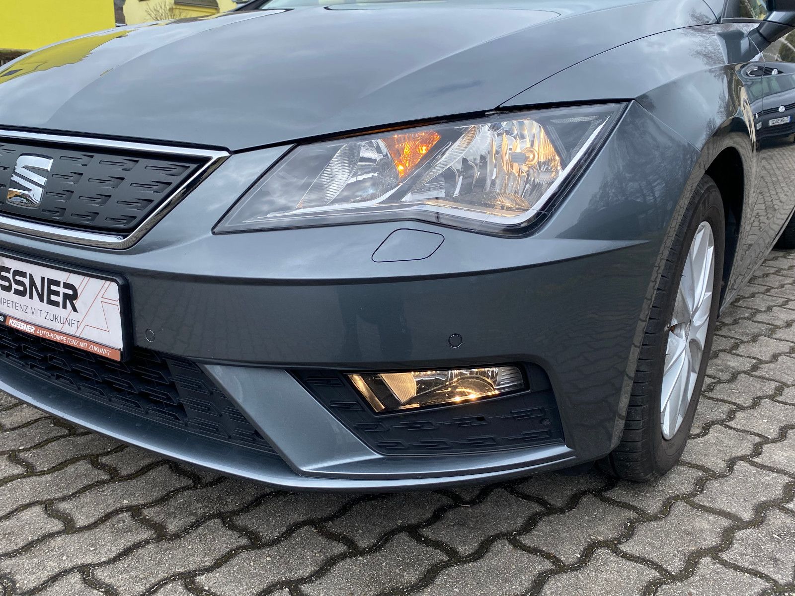 Fahrzeugabbildung SEAT Leon Style 1,0 TSI DSG *Winterpaket
