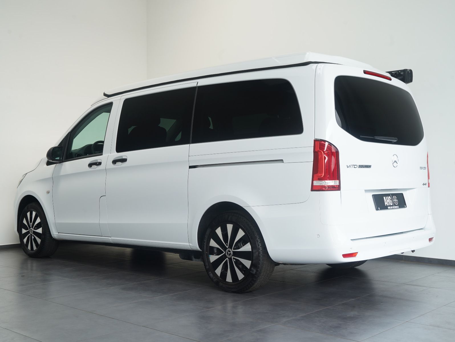 Fahrzeugabbildung Mercedes-Benz Vito Tourer 119 CDI Pro 4x4 lang PÖSSL VANSTAR