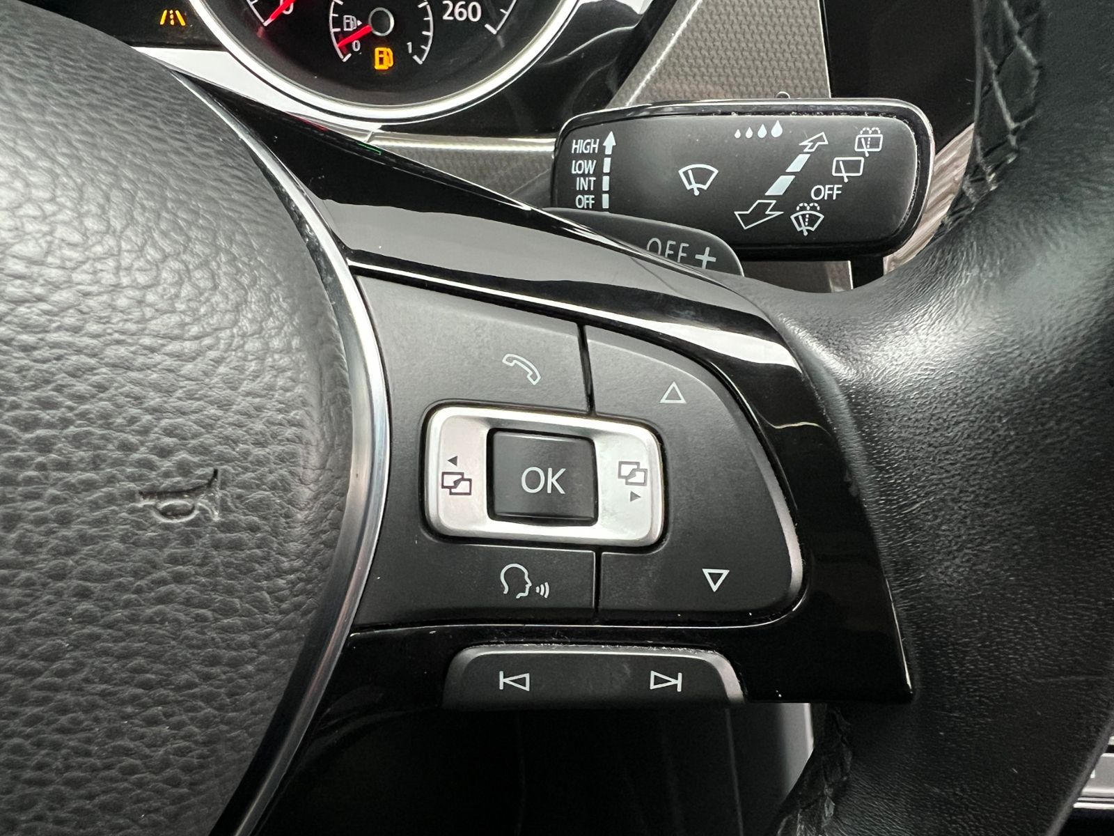 Fahrzeugabbildung Volkswagen Touran JOIN 2.0 TDI DSG *Standheiz,AHK,Navi,ACC*