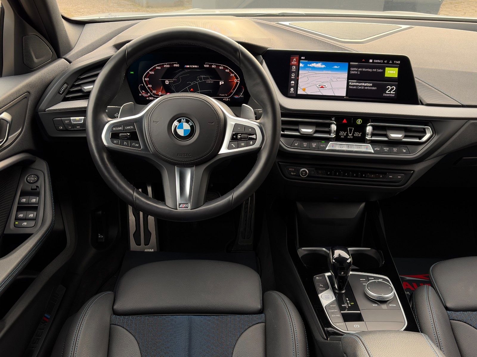 Fahrzeugabbildung BMW M135i xDrive HiFi SHZ LED DAB PDC Wireless Temp