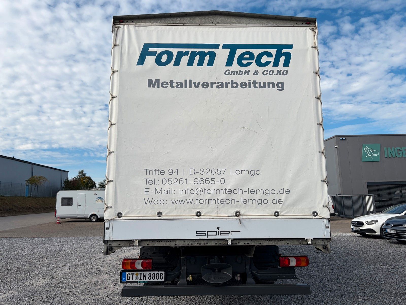 Fahrzeugabbildung Mercedes-Benz Atego 818 L Curtainsaider AHK Tempm.