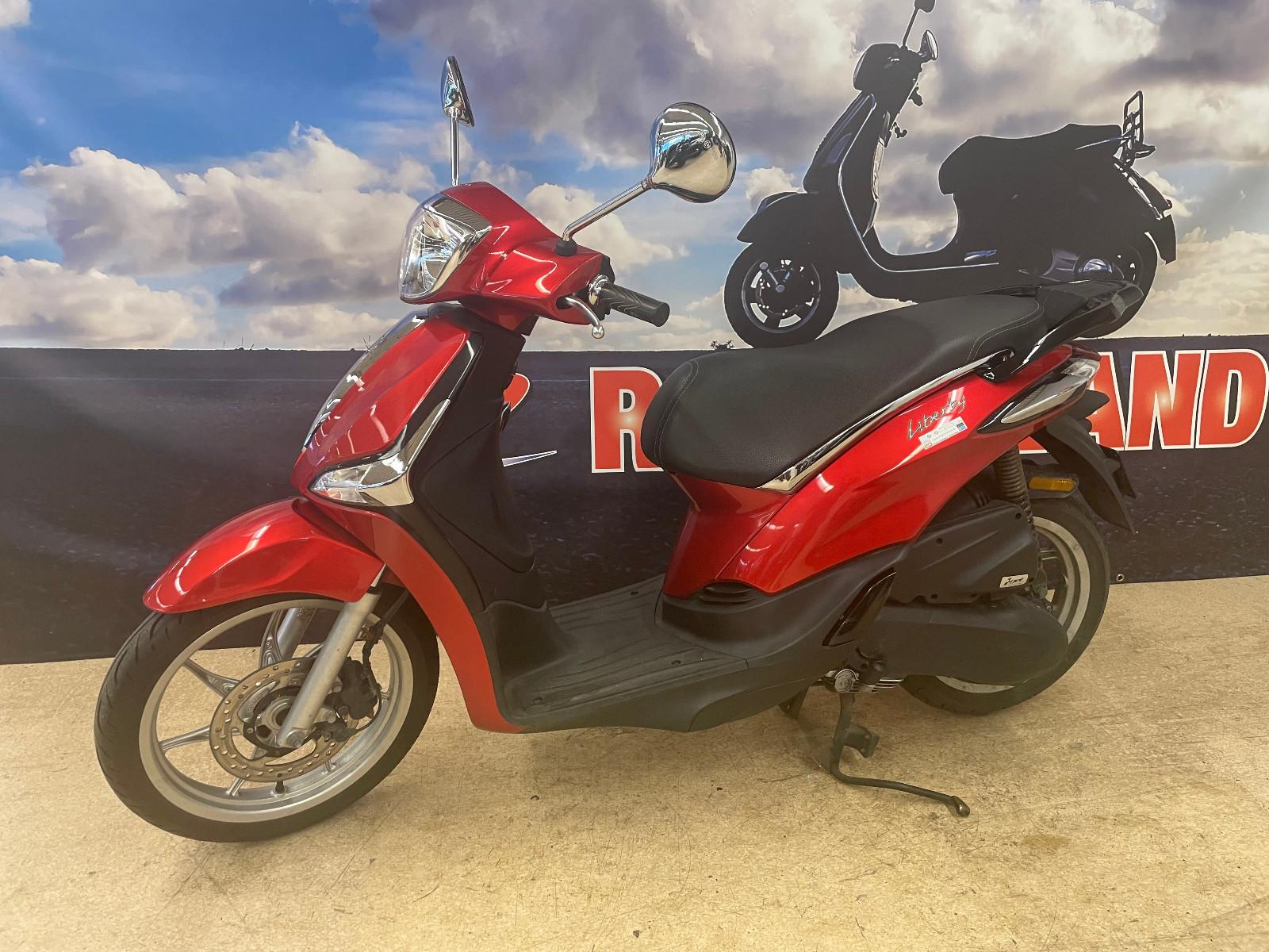 Piaggio Libert 50 iGet 45 km/h 16 + 14 Zoll