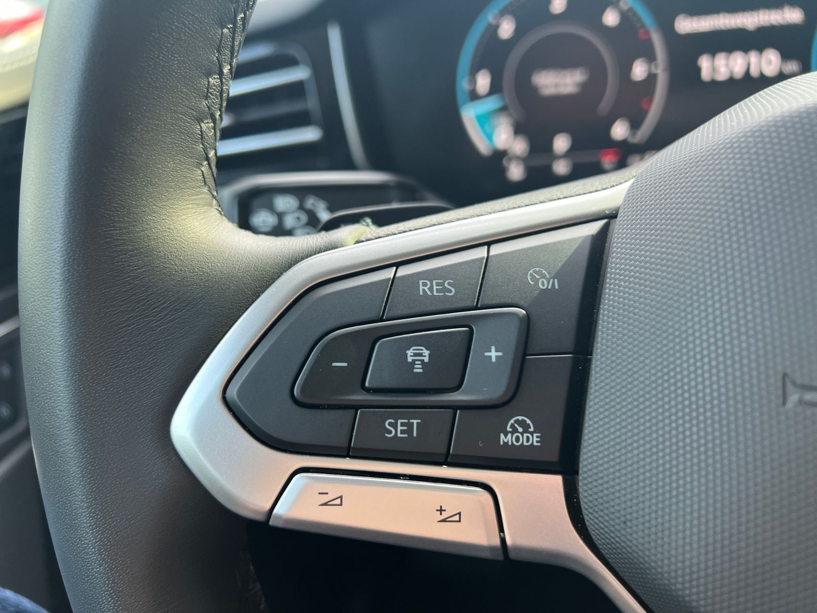 Fahrzeugabbildung Volkswagen Touareg 3.0 TDI 4MOTION *AHK, LED, Luft, ACC, 19