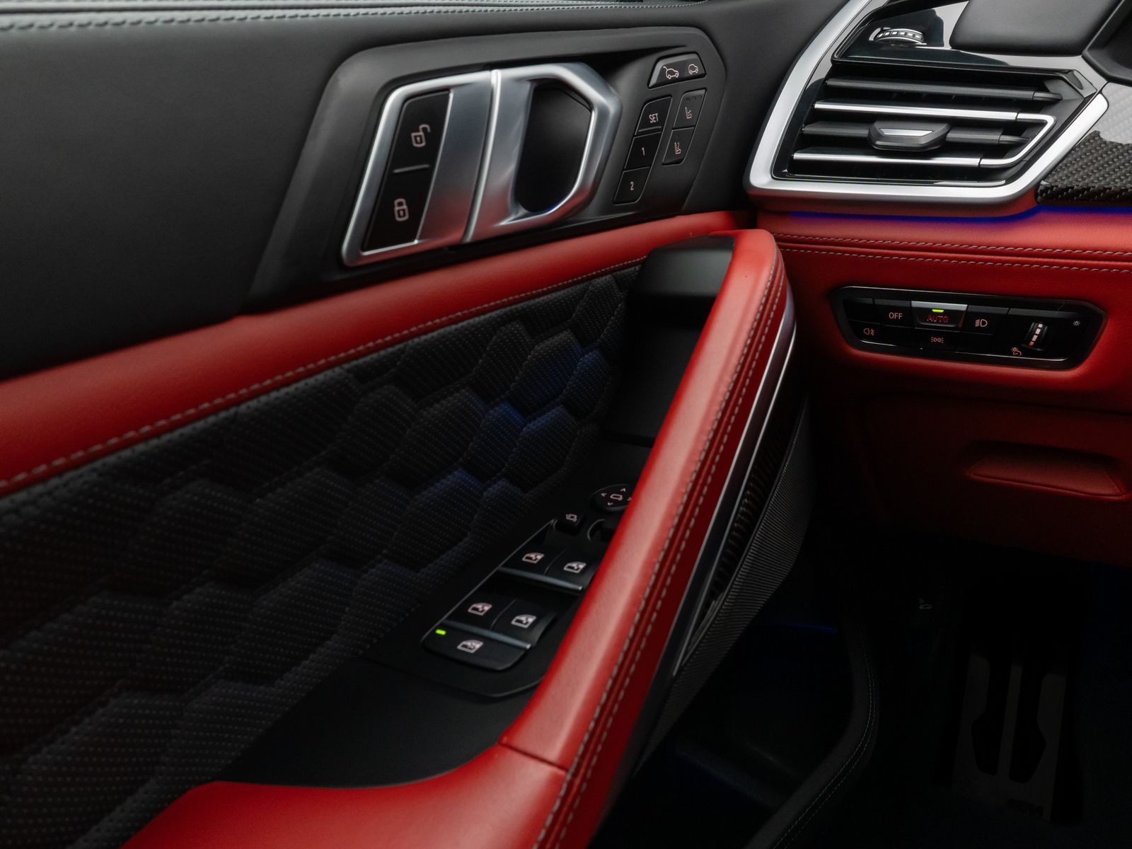 Fahrzeugabbildung BMW X6 M Competition 360° Fond-Ent SoftCl Individual