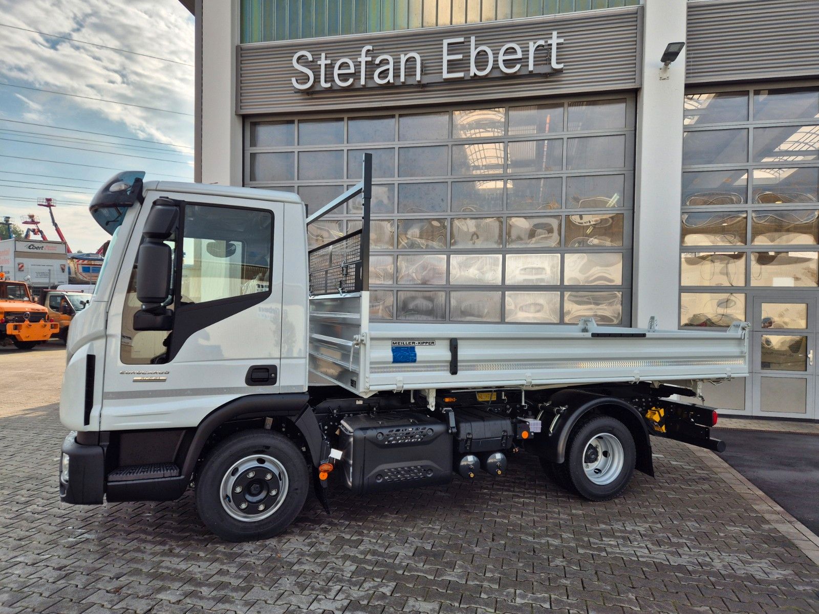 Fahrzeugabbildung Iveco Eurocargo ML80E21 Meiller 2x AHK 3 Sitze Klima