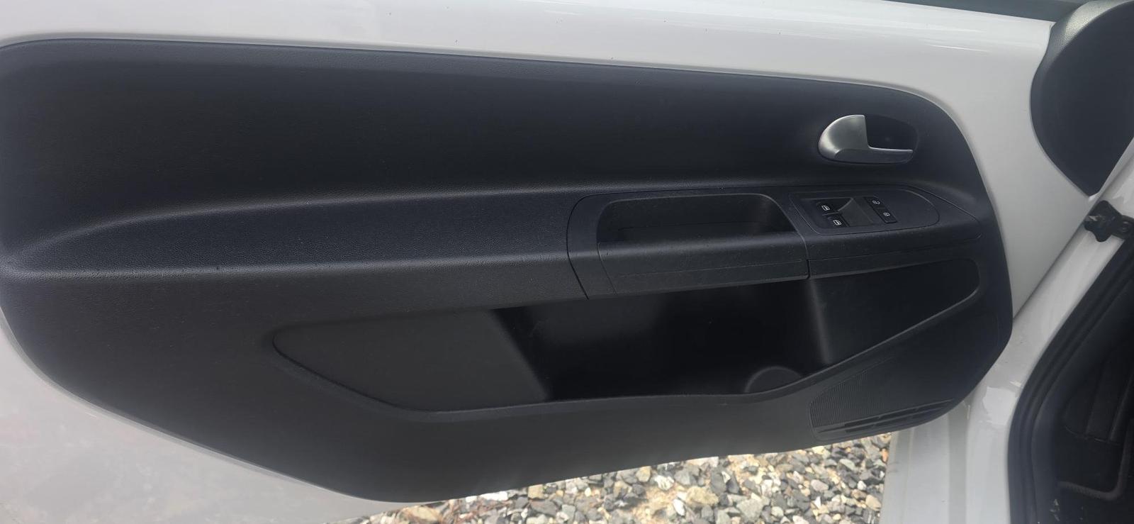 Volkswagen Up (Basis) 1,0 48 KW (65 PS) Modell 2022, миниатюра 10