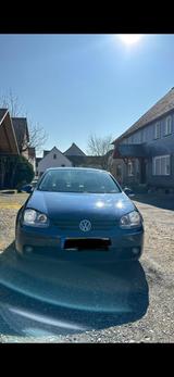 Volkswagen Golf 1.6 Benzin - Volkswagen Golf aus 2004: Kombi