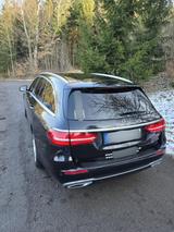 Mercedes-Benz 220 - Mercedes-Benz 220 mit Diesel-Antrieb: Kombi, Automatik