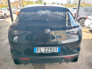 Alfa-Romeo Stelvio - 6