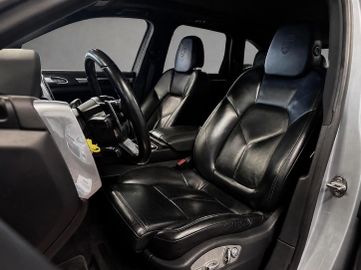 Porsche Cayenne - 8