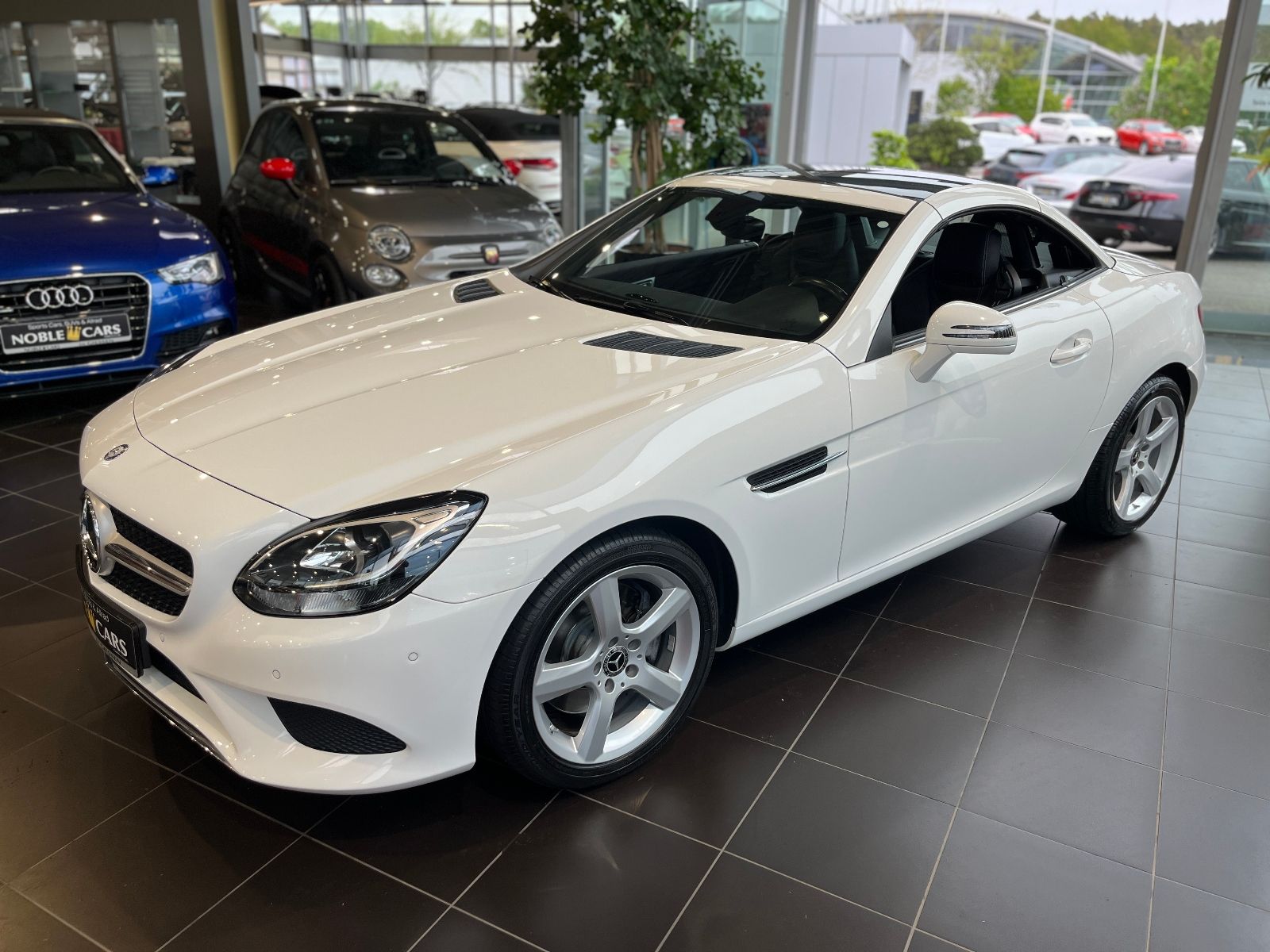 Fahrzeugabbildung Mercedes-Benz SLC 200 KLIMA NAV SHZ PDC ALU