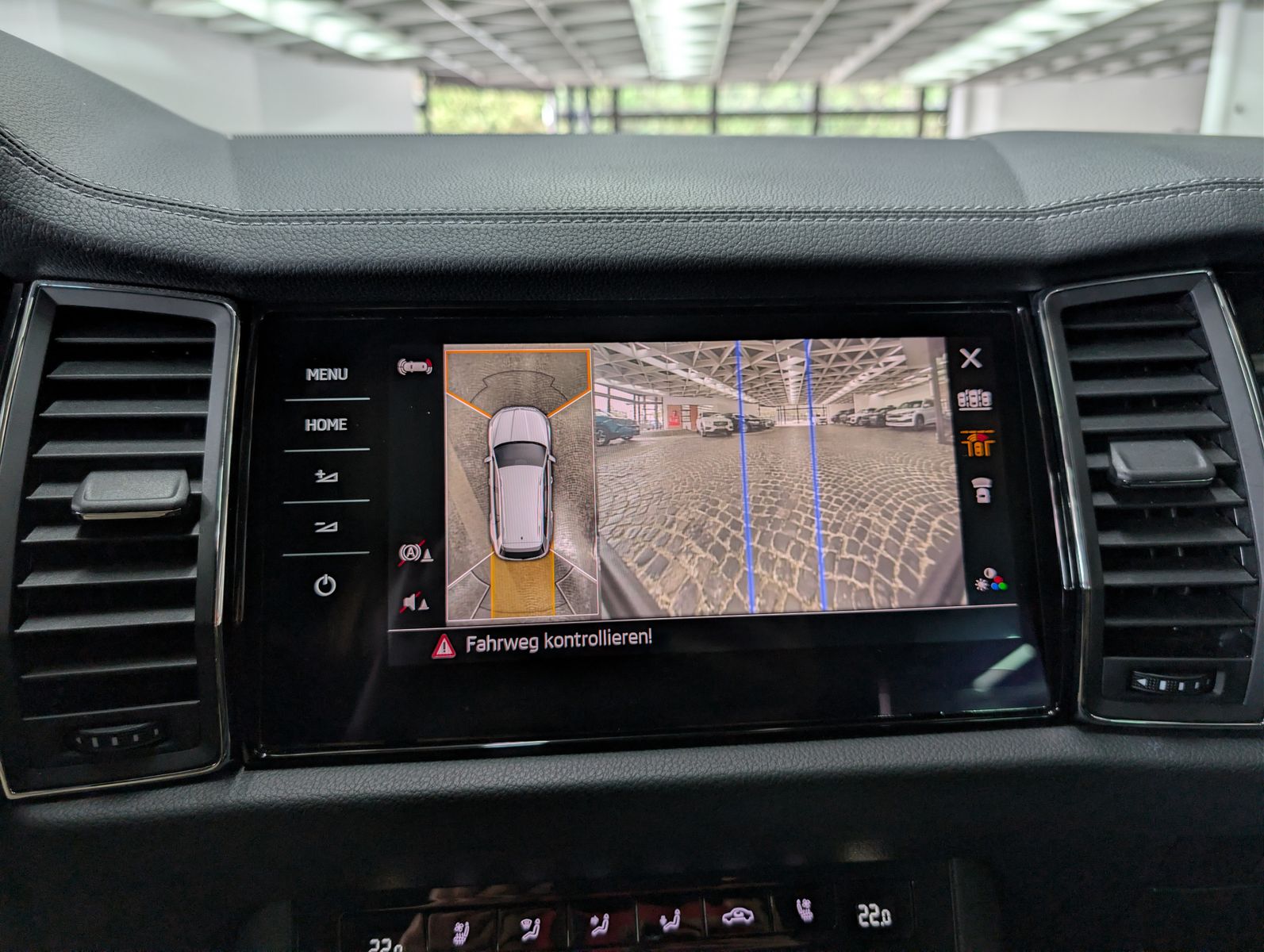 Fahrzeugabbildung SKODA Kodiaq L&amp;K 4x4 CANTON LEDER 360° ACC MEMO VIRT