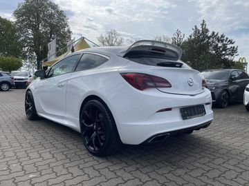 Opel ASTRA GTC OPC 2.0 6G SS