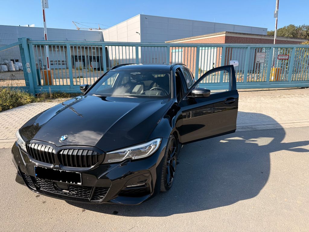 Image of BMW 330
