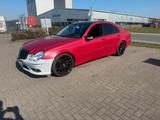 Mercedes-Benz E320 W211 - Mercedes-Benz E 320: W211