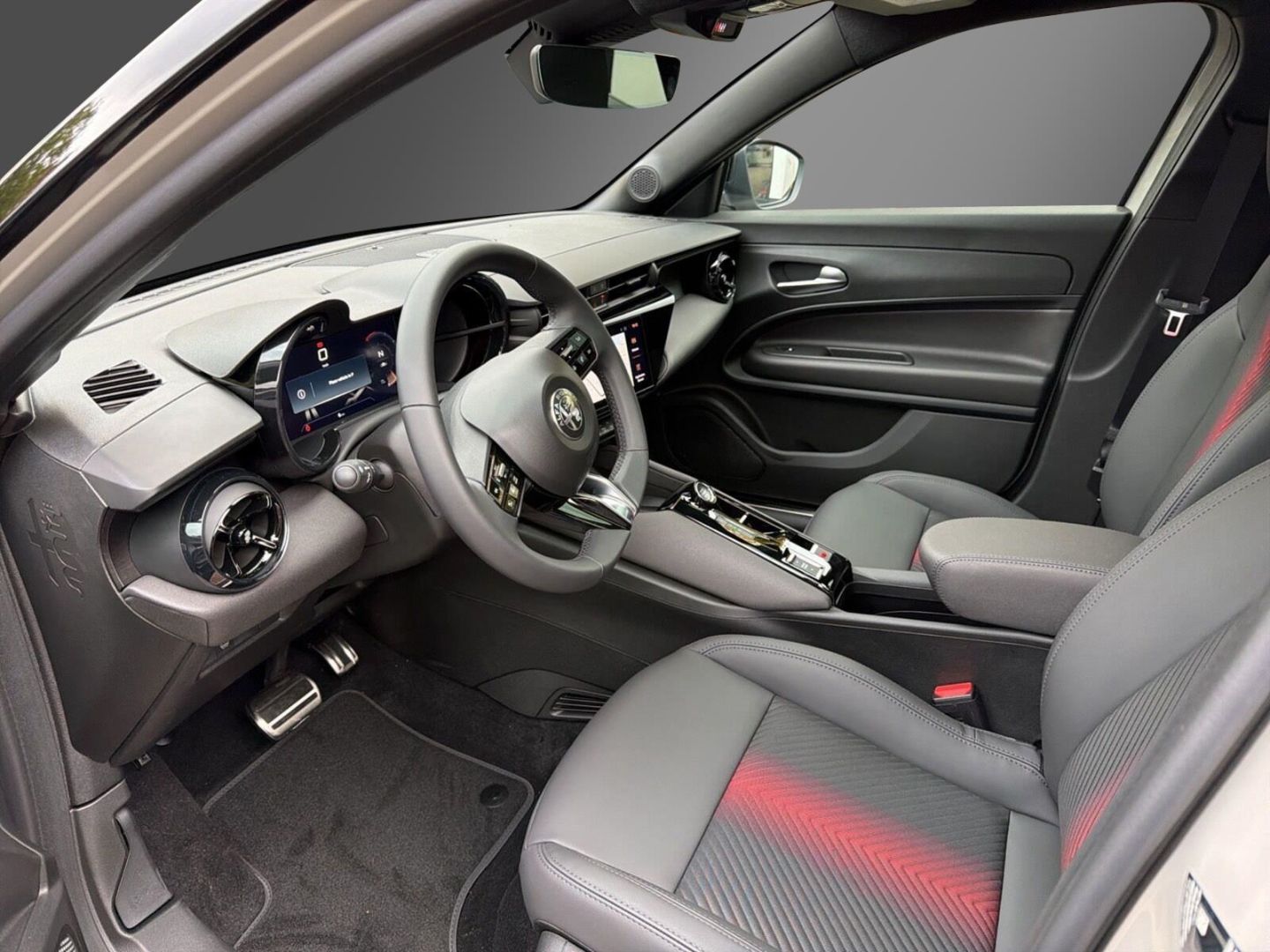 Fahrzeugabbildung Alfa Romeo Junior Ibrida 1.2 VGT 48V-Hybrid 107 kW Ti