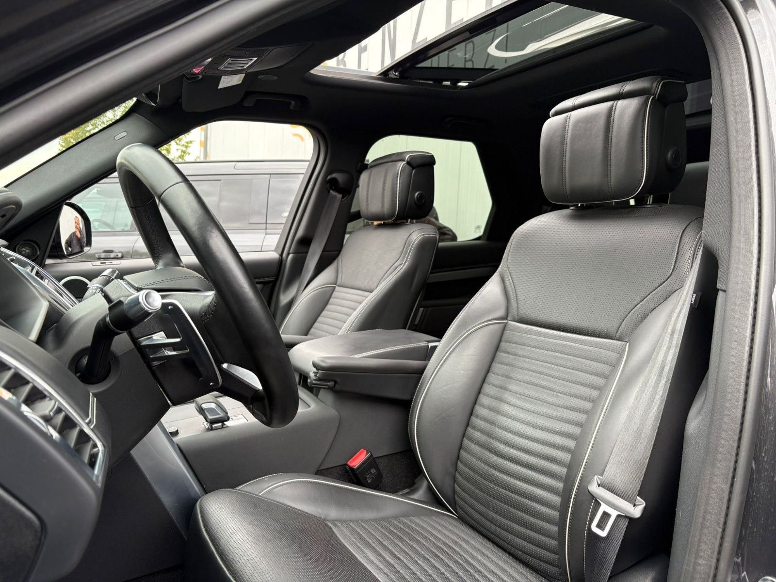 Fahrzeugabbildung Land Rover 5 R-Dynamic HSE D300/7-SITZER/PANO/3D-KAM/VOLL