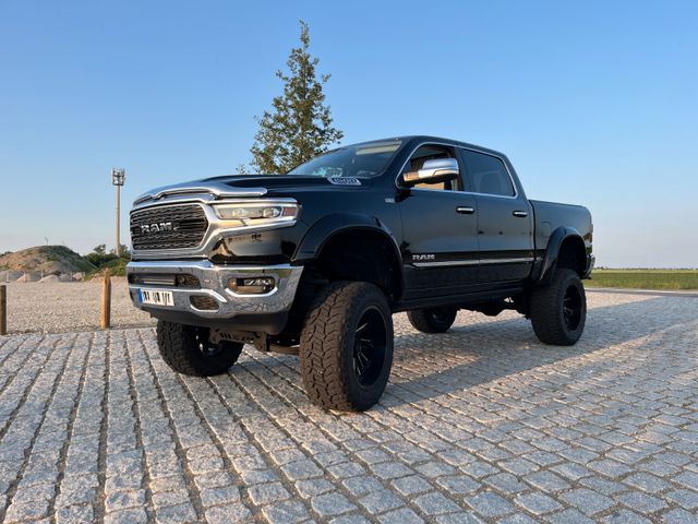 Dodge RAM 1500 Limited  10"höher Alles Eingetragen!!!