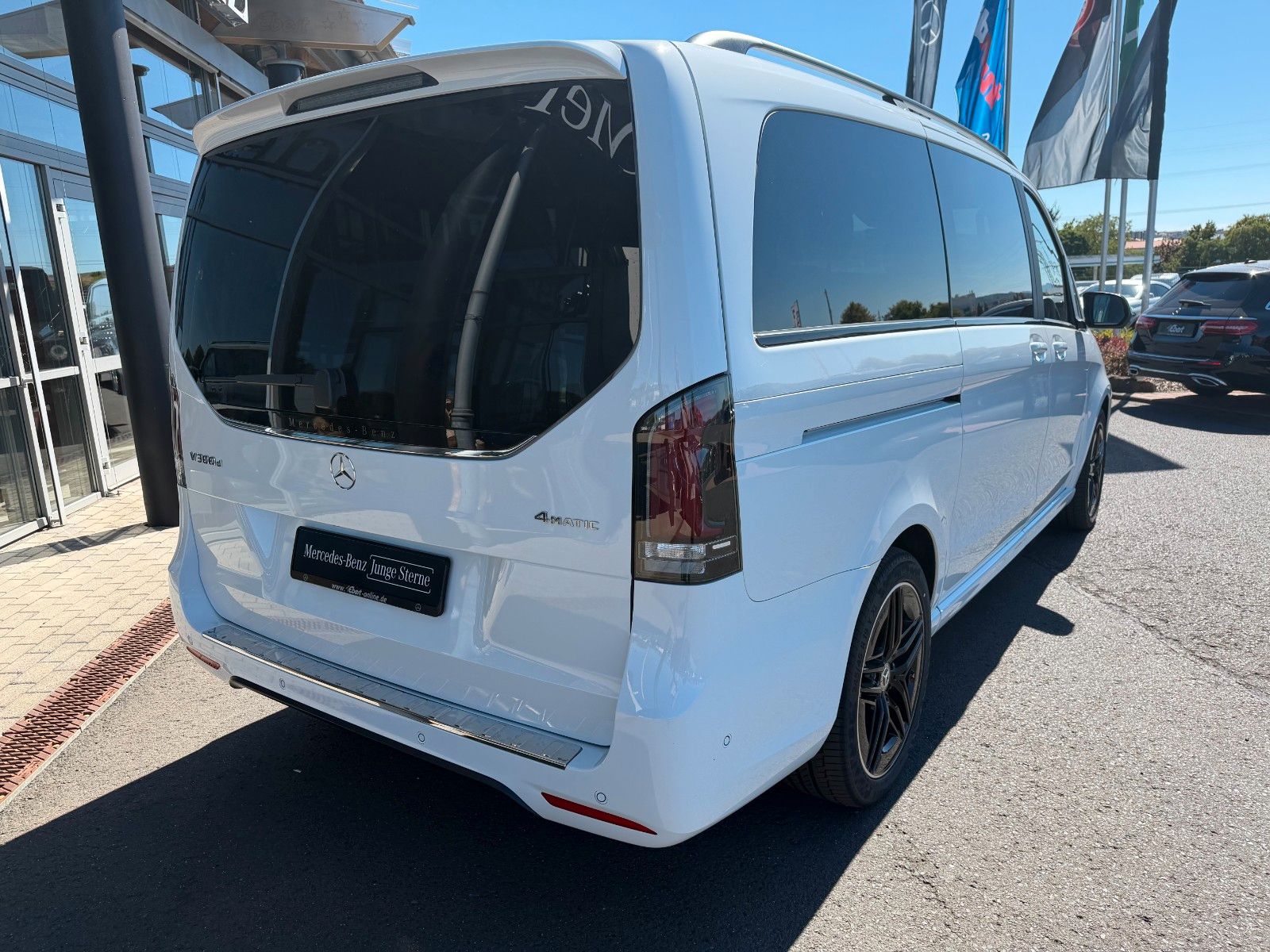 Fahrzeugabbildung Mercedes-Benz V 300 d AVA 4MATIC AMG AHK2,5 DISTRONIC Standh