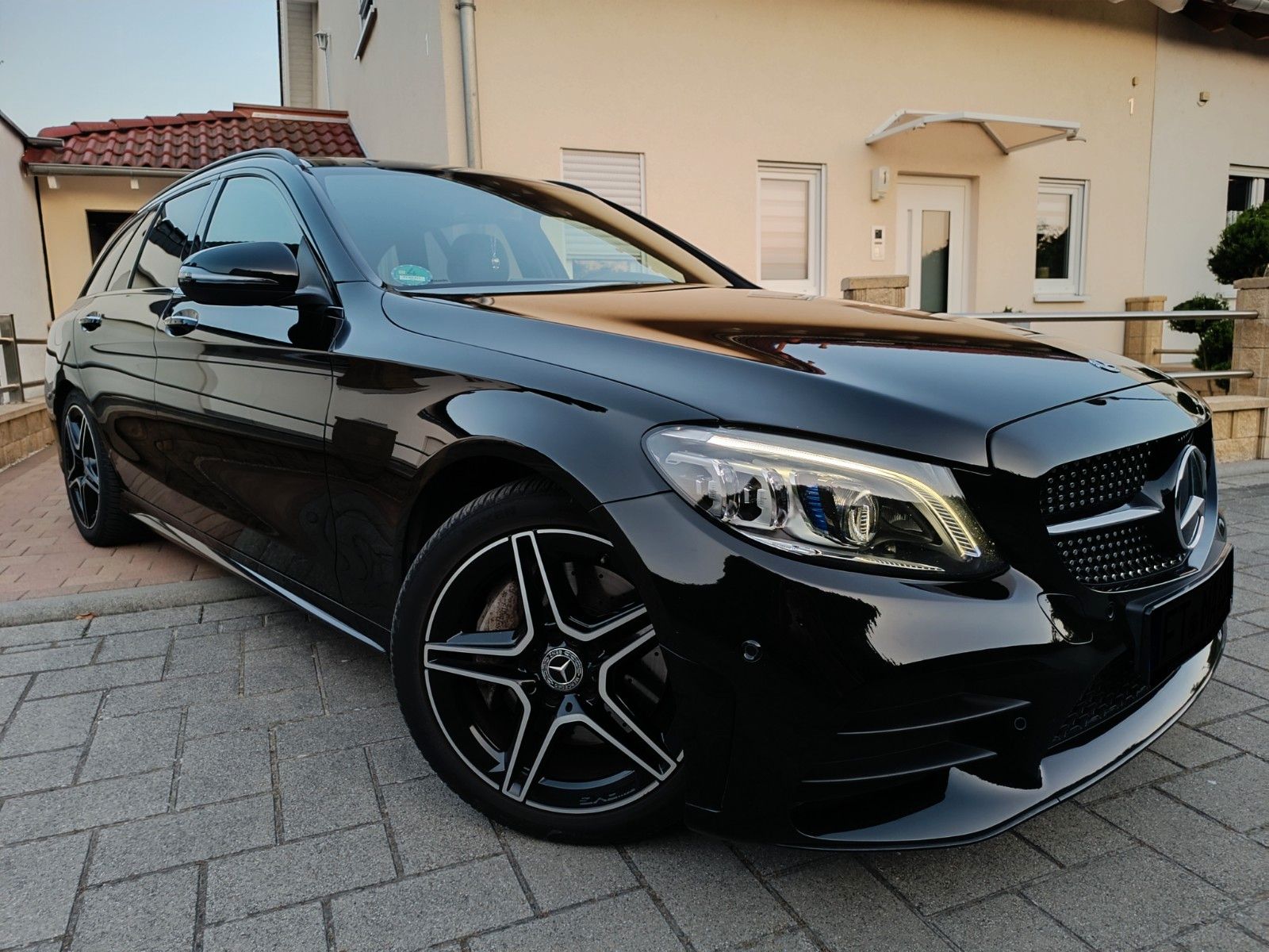 MERCEDES-BENZ C 300 T AMG LINE 9G-Tronic