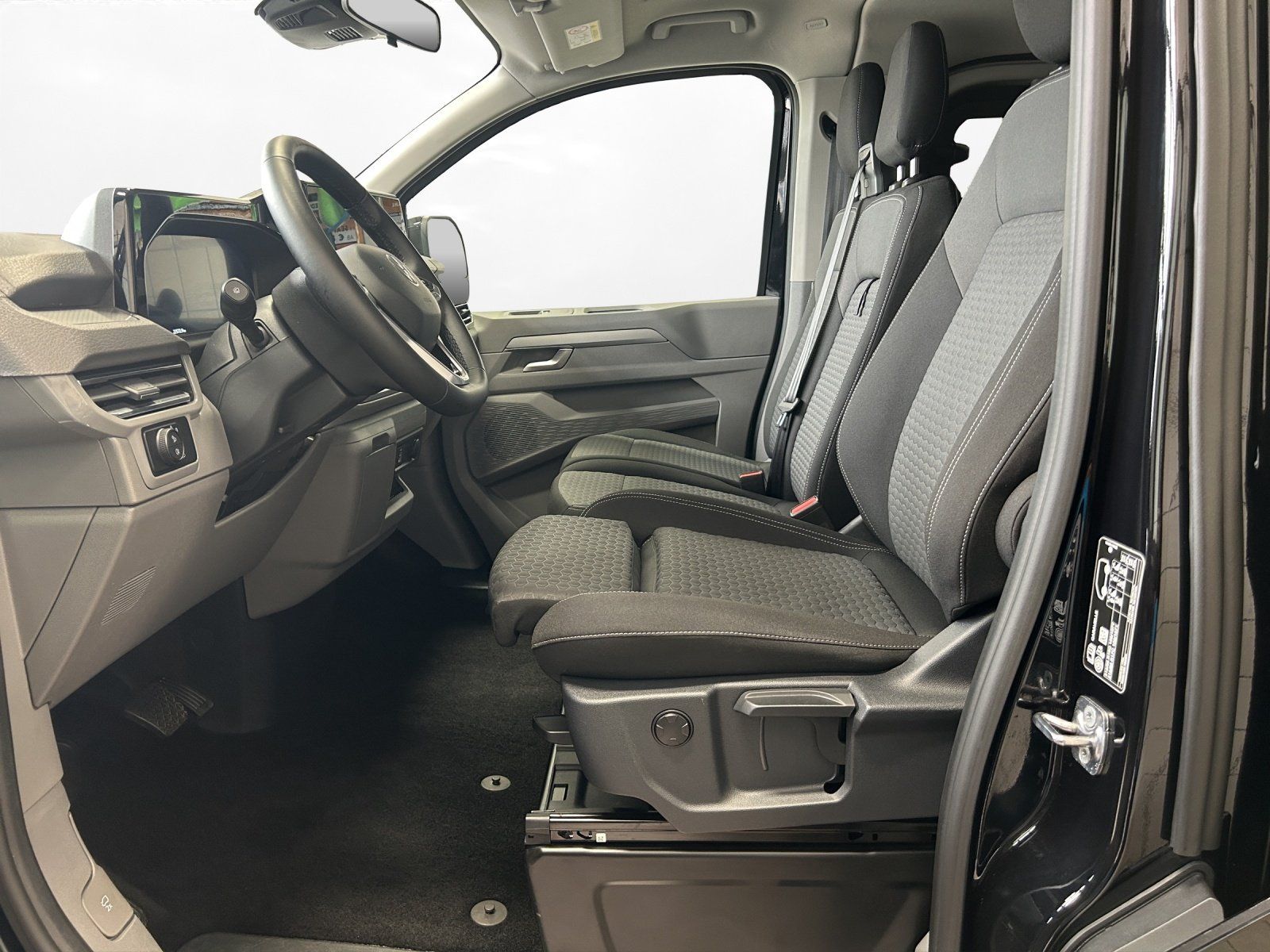 Volkswagen T7 Caravelle - Bild 8