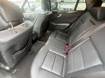 Mercedes E 220 - 12