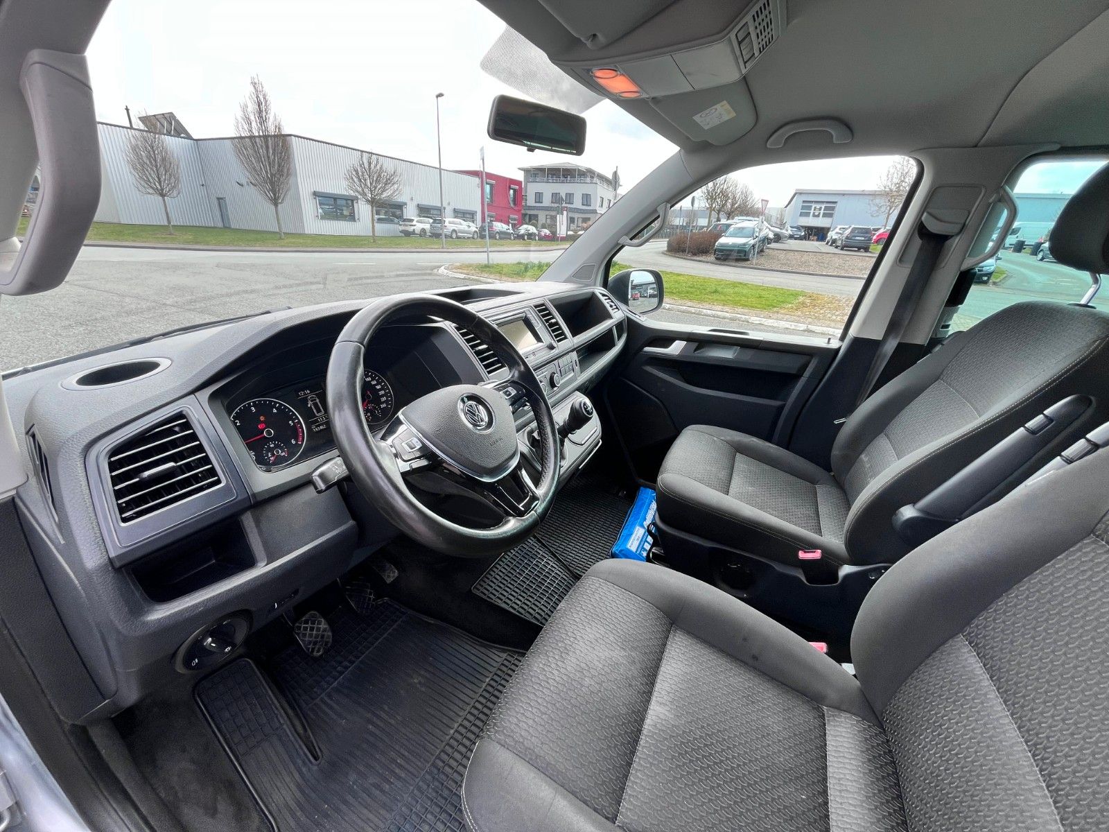 Fahrzeugabbildung Volkswagen T6 Multivan Trendline