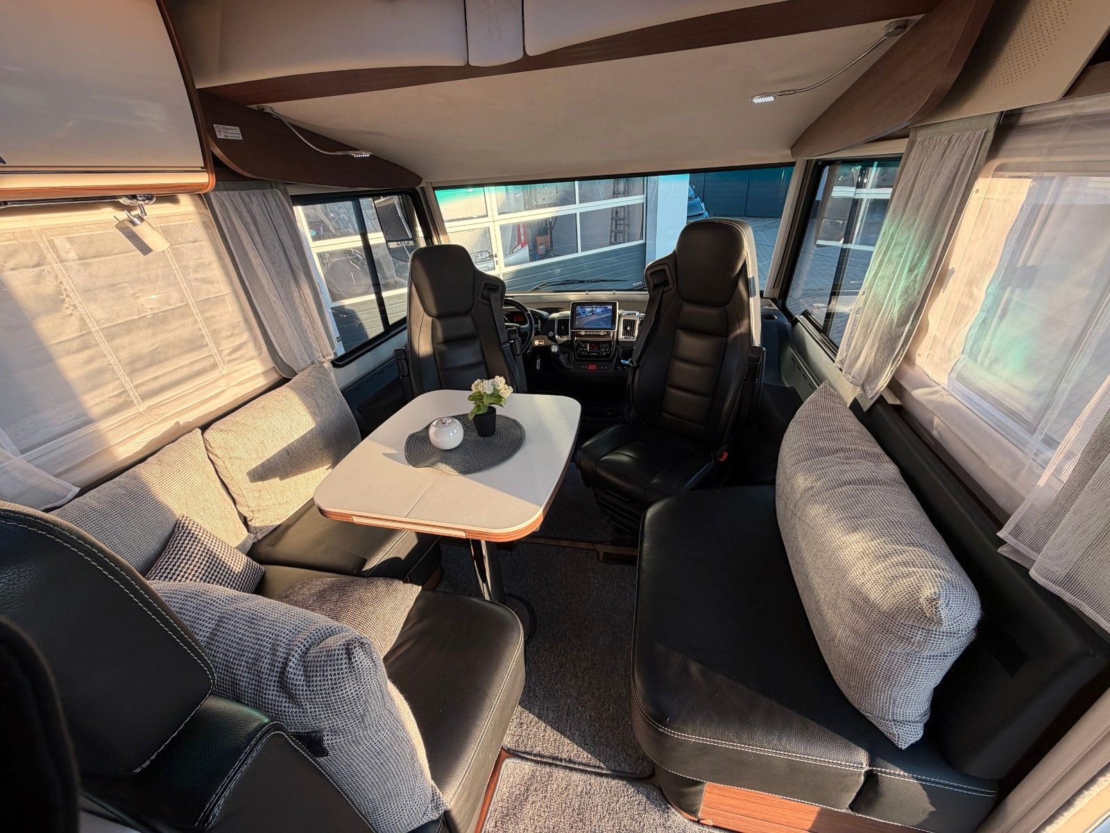 Fahrzeugabbildung Niesmann + Bischoff Arto 85 E