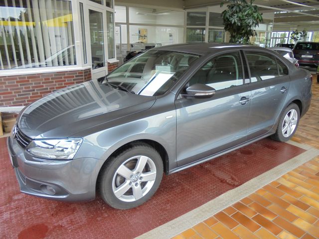 Volkswagen Jetta 1,2 Life/Climatronic/Navi/PDC/SHZ/2.Hd!!!