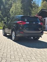 Toyota RAV 4 2,2-l-D-4D 4x4 Life Automatik Life - Toyota RAV 4 Life
