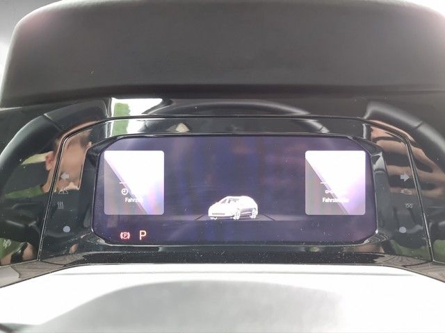 Fahrzeugabbildung Volkswagen Golf VIII Variant TDI DSG LED AHK Navi AID ACC P