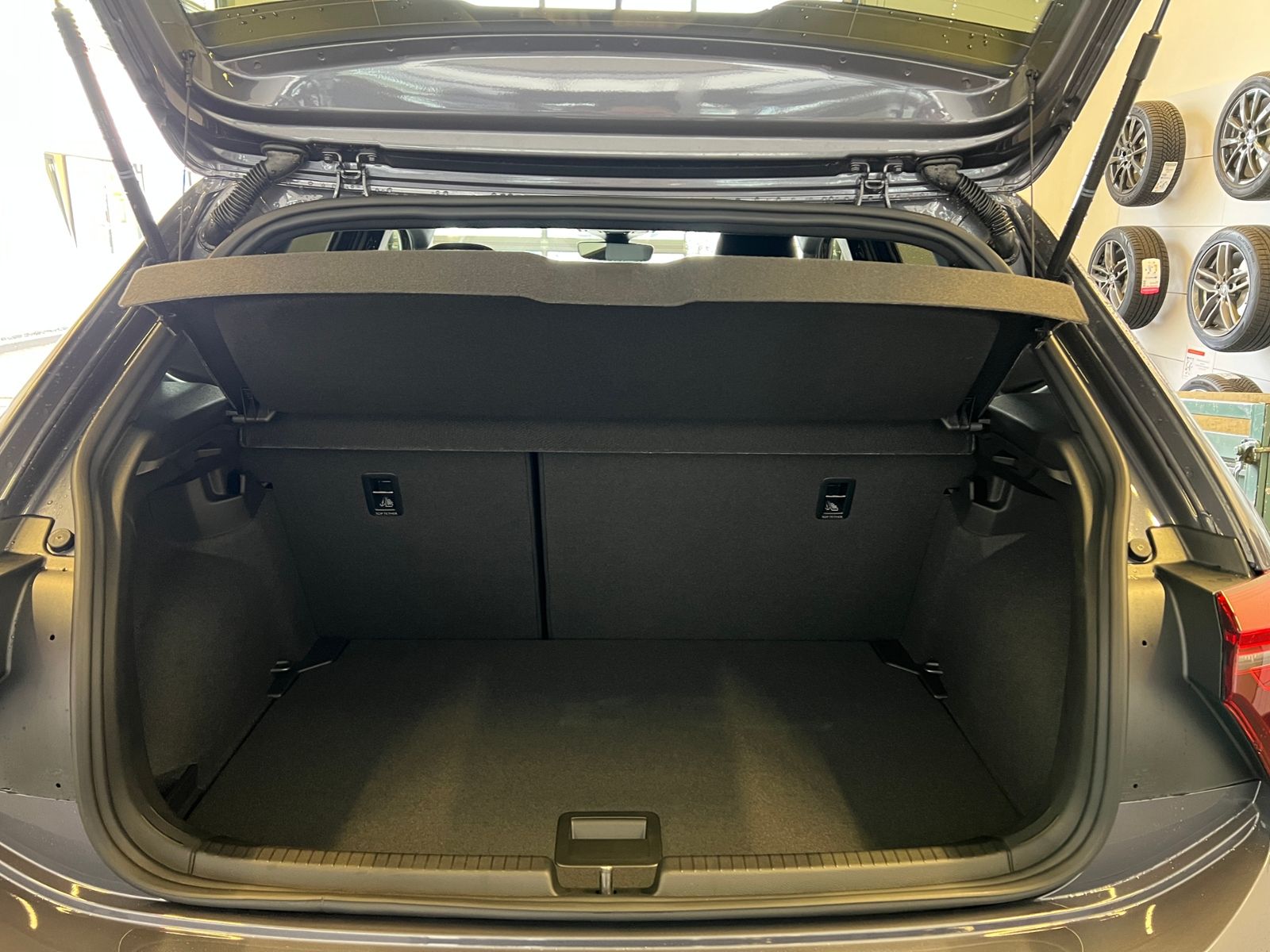 Fahrzeugabbildung Volkswagen Polo GTI 2.0 TSI DSG *IQ.Light, ACC, Ready2Disco