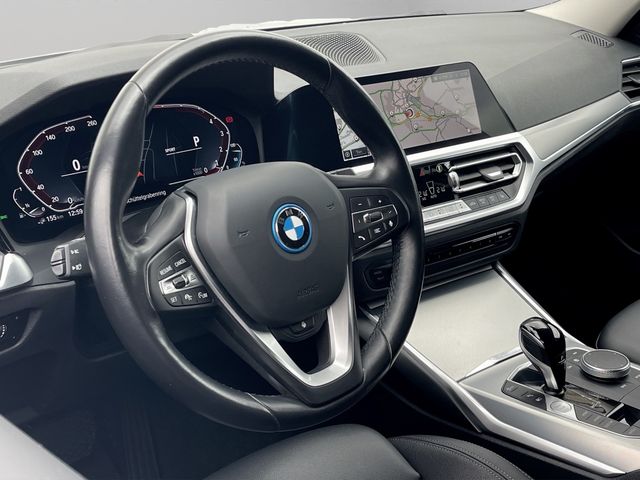 Foto Nummer 7: BMW 330e