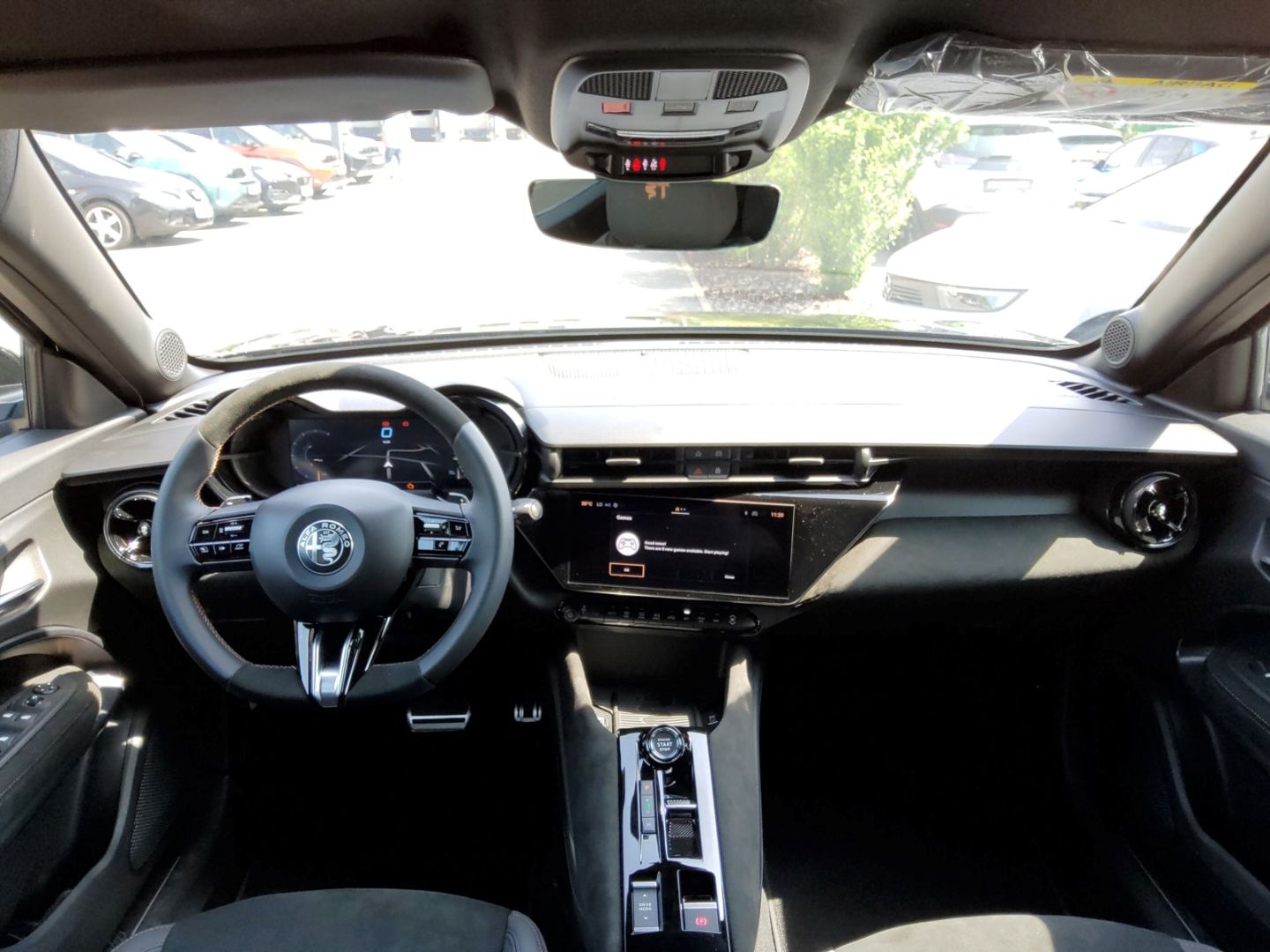 Fahrzeugabbildung Alfa Romeo Junior Elektro Intensa Sondermodell Navi, 360°