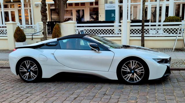 BMW i8 Roadster -