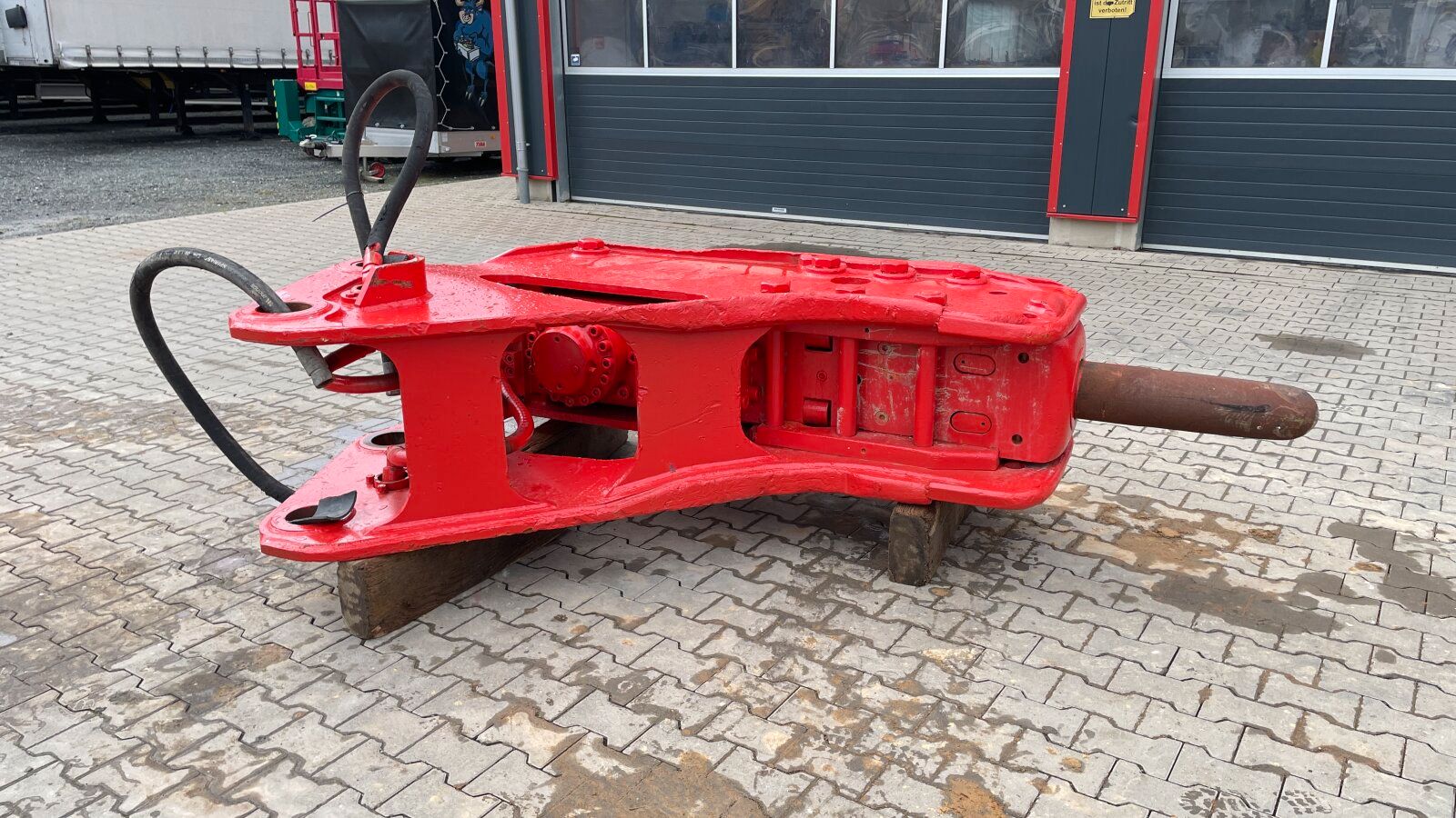 Fahrzeugabbildung CAT Abbruchhammer / 25-30 ton Bagger