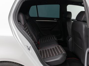 Fahrzeugabbildung Volkswagen Golf V GTI Edition 30 Navi Soundsystem Standhzg