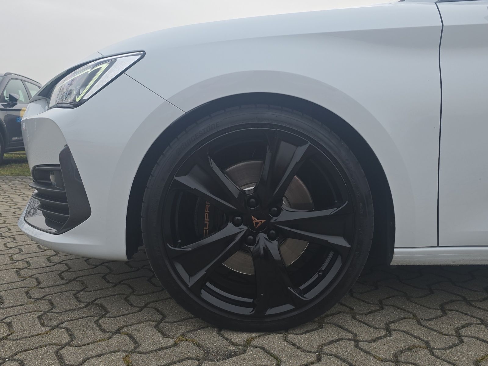 Fahrzeugabbildung CUPRA Leon Sportstourer VZ 2.0 TSI 4Drive DSG AHZ ACC