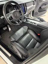 Volvo XC60 T6 AWD R Design Pano. + 360° - Volvo XC60: 3D