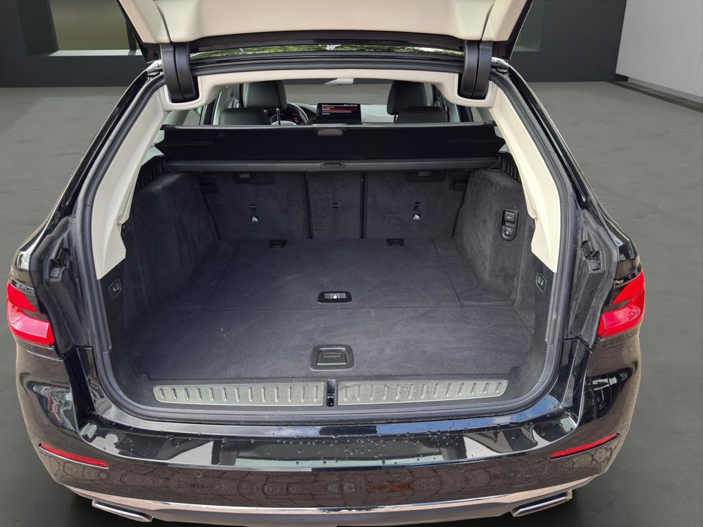 BMW 530d xDrive T. LUXURY LINE LED NAVI HUD PANO AHK