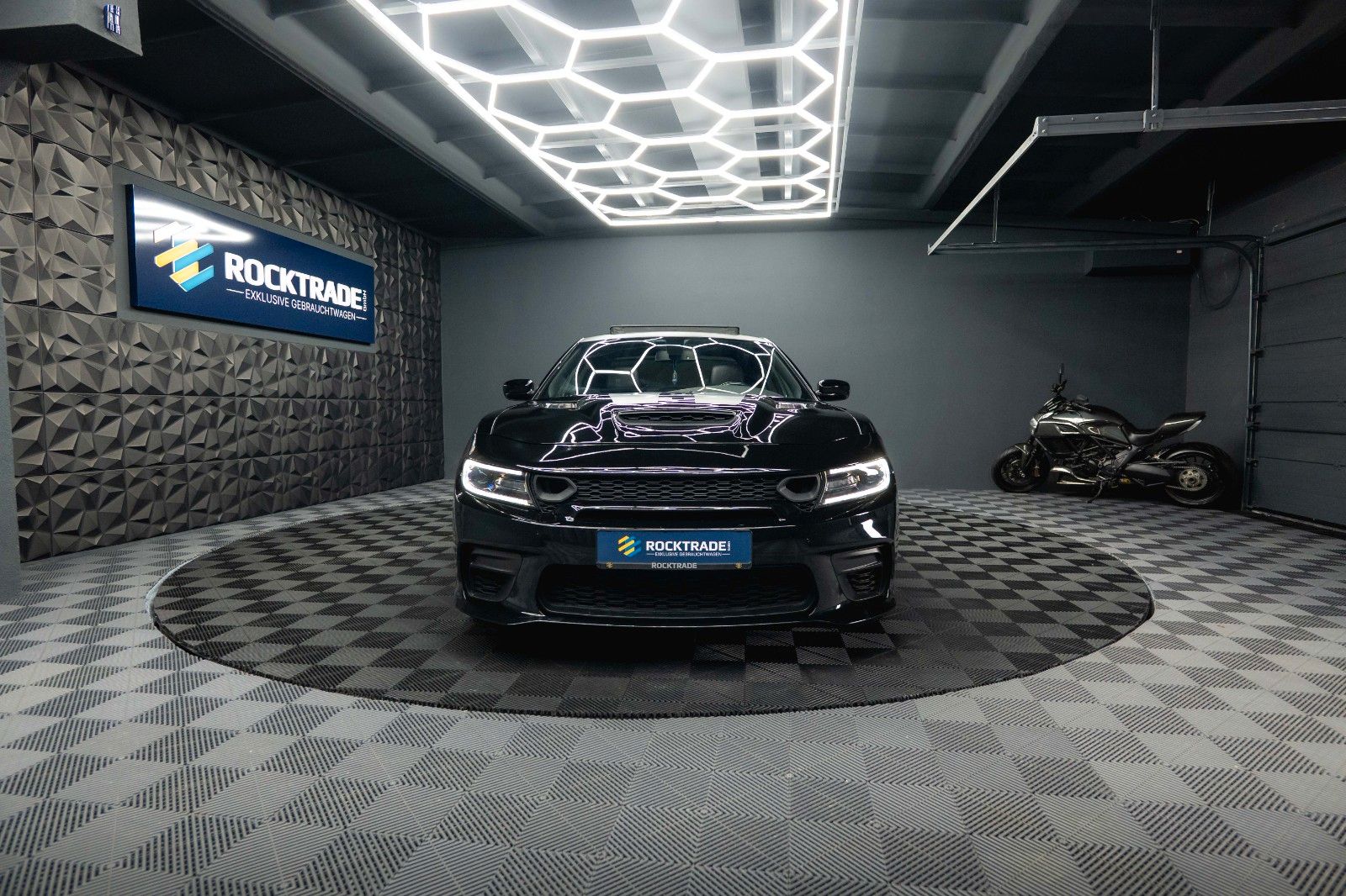 Fahrzeugabbildung Dodge Charger 5.7 V8 HEMI R/T DAYTONA Performance