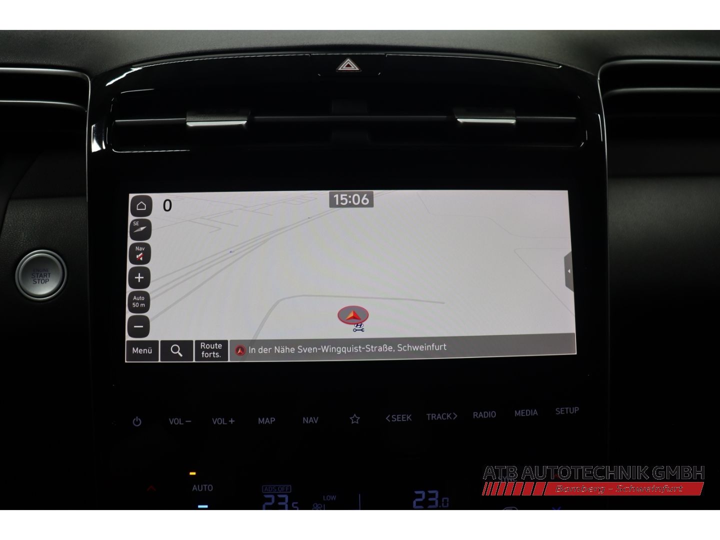 Fahrzeugabbildung Hyundai Tucson Prime PHEV 1.6 T-GDi 265PS 6-AT 4WD 97,7%