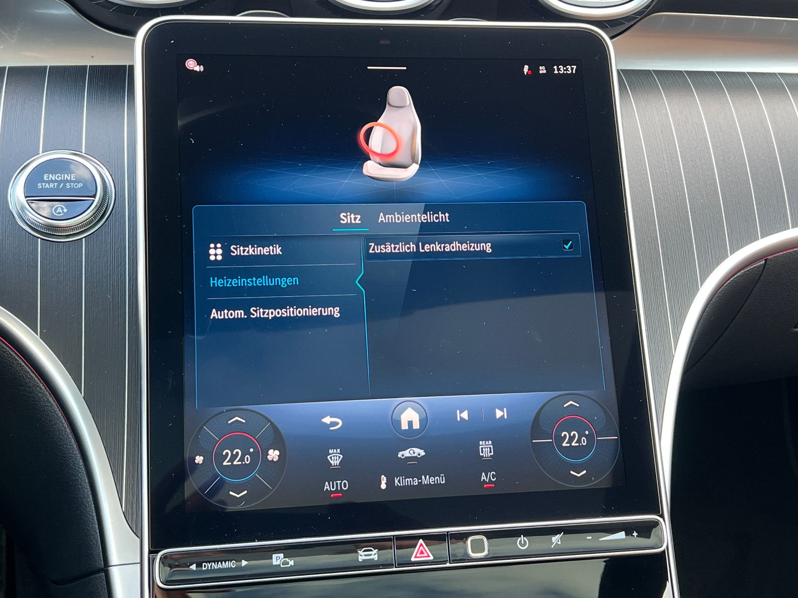 Fahrzeugabbildung Mercedes-Benz CLE 200 AMG LINE PREMIUM PANORAMA SITZKLIMA